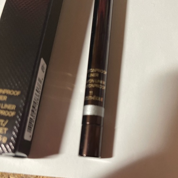 TOM FORD NEW Emotionproof Eye Liner Mechanic Pencil Sharpener Discotheque Silver - Picture 11 of 15